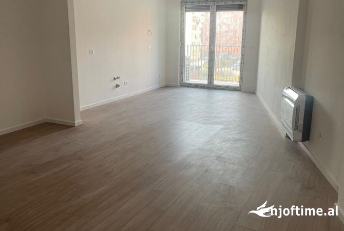Ambient biznesi me qera 3+1 ne Tirane - 50,000 Leke