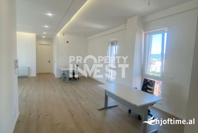 Ambient biznesi me qera 3+1 ne Tirane - 150,000 Leke