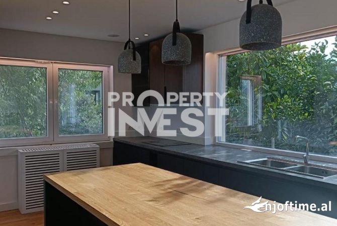 Shtepi me qera 4+1 ne Tirane - 3,000 Euro