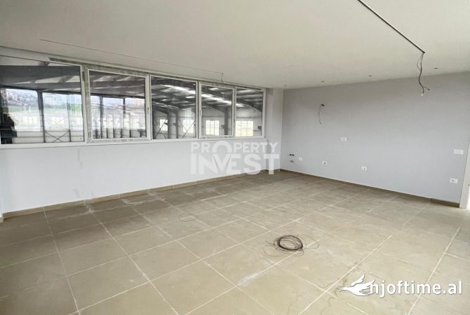 SUPER KAPANON ME QERA, AUTOSTRADA TIRANE-DURRES.