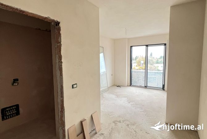 Shtepi ne shitje Apartament ne Tirane, 2+1, Mobilimi Bosh, pa mobiluar, Pagesa 172,600  Euro.