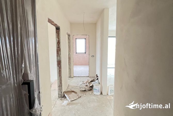 Shtepi ne shitje Apartament ne Tirane, 2+1, Mobilimi Bosh, pa mobiluar, Pagesa 172,600  Euro.