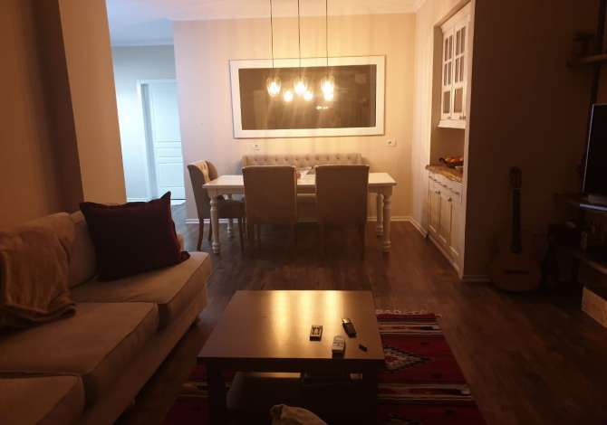 Shtepi me qera  ne Tirane, 2+1, Mobilimi E mobiluar, Pagesa 500  Euro.