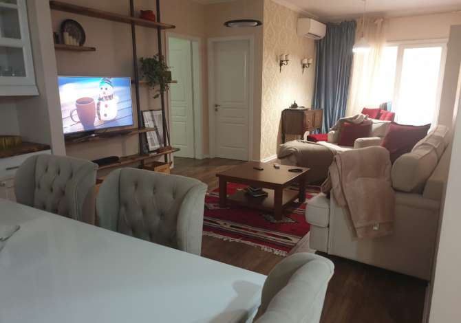 Shtepi me qera  ne Tirane, 2+1, Mobilimi E mobiluar, Pagesa 500  Euro.