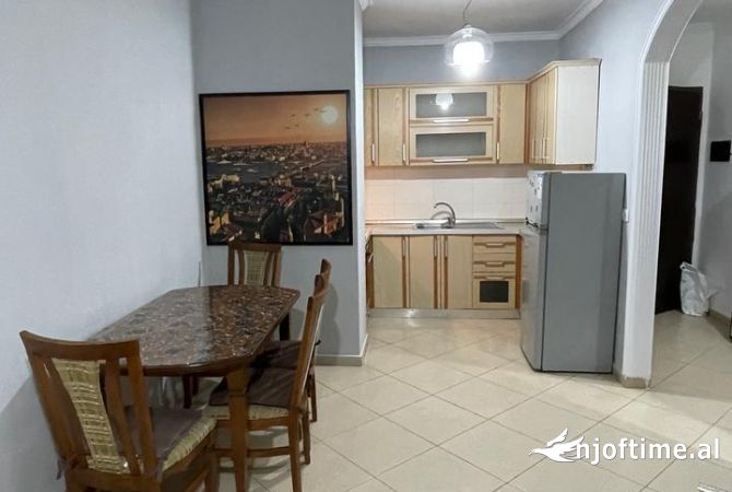 Shtepi me qera 2+1 ne Tirane - 450 Euro