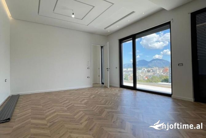 AMBIENT PER ZYRA ME QERA, DELIJORGJI.