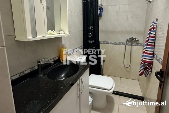 Shtepi ne shitje Apartament ne Tirane, 3+1, Mobilimi E mobiluar, Pagesa 210,000  Euro.