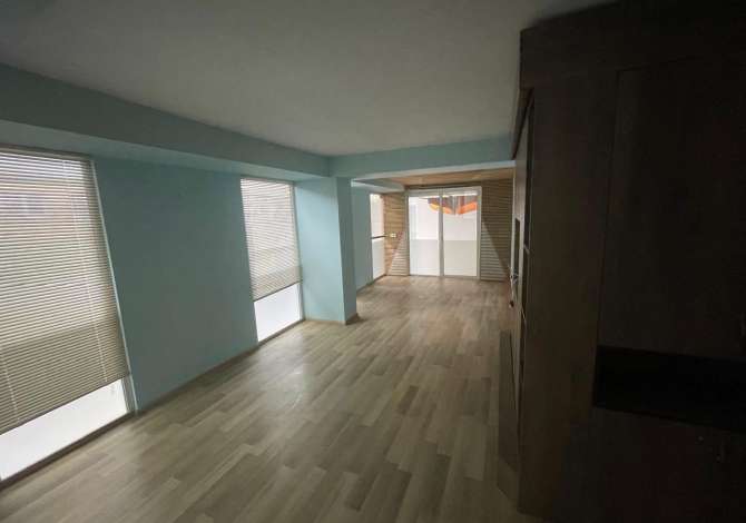 AMBJENT BIZNESI ME QIRA TEK RRUGA KAVAJES