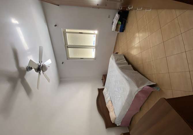 Shtepi me qera Apartament ne Tirane, 3+1, Mobilimi E mobiluar, Pagesa 550  Euro.