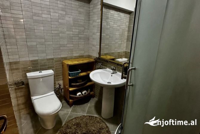 Shtepi me qera 2+1 ne Tirane - 550 Euro