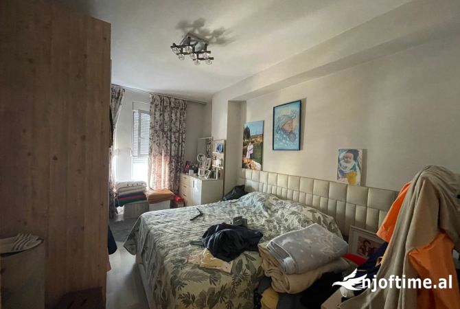 Shtepi ne shitje Apartament ne Tirane, 2+1, Mobilimi E mobiluar, Pagesa 141,000  Euro.