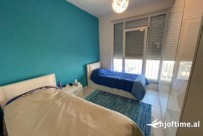 Shtepi me qera Apartament ne Tirane, 2+1, Mobilimi E mobiluar, Pagesa 750  Euro.