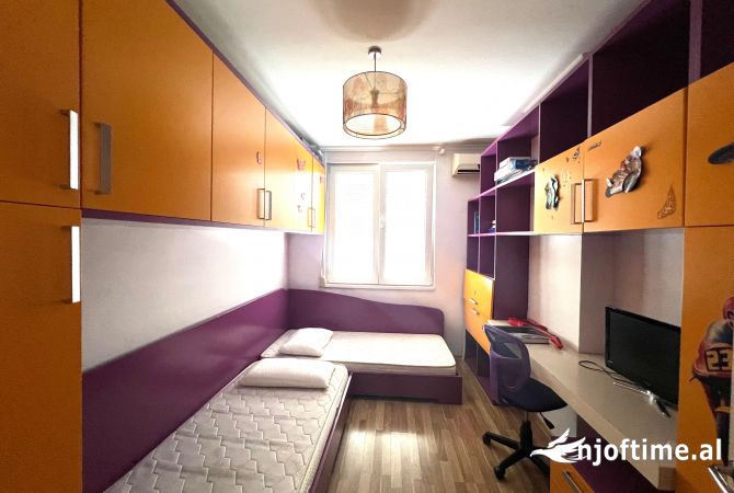 Shtepi ne shitje Apartament ne Tirane, 2+1, Mobilimi E mobiluar, Pagesa 210,000  Euro.