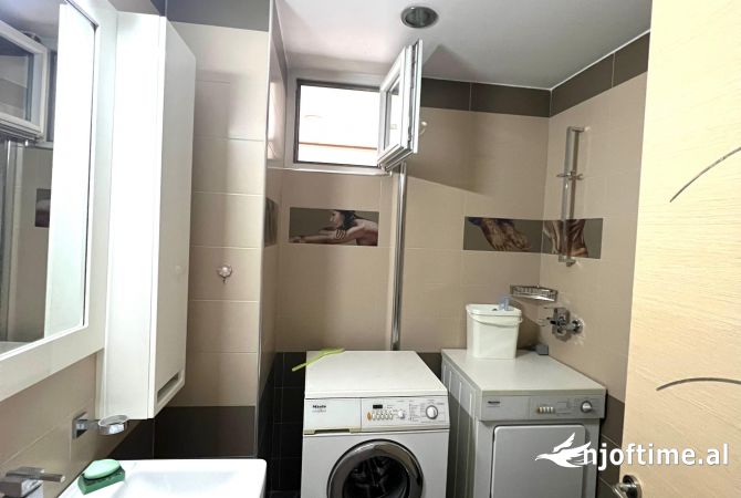 Shtepi ne shitje Apartament ne Tirane, 2+1, Mobilimi E mobiluar, Pagesa 210,000  Euro.