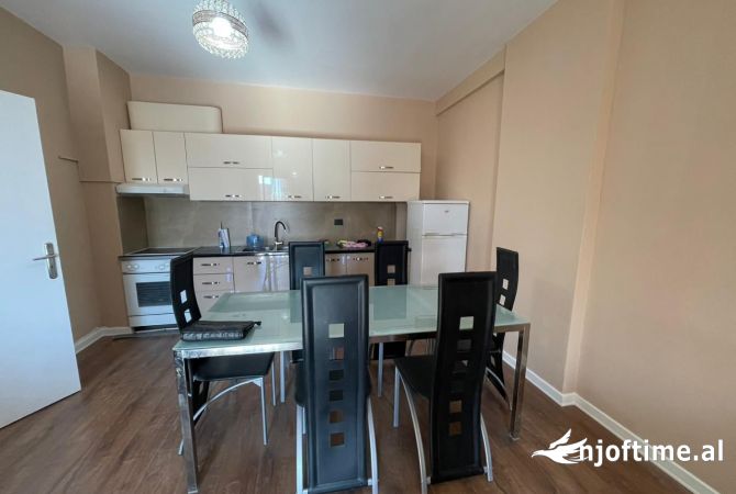 Shtepi me qera 2+1 ne Tirane - 450 Euro