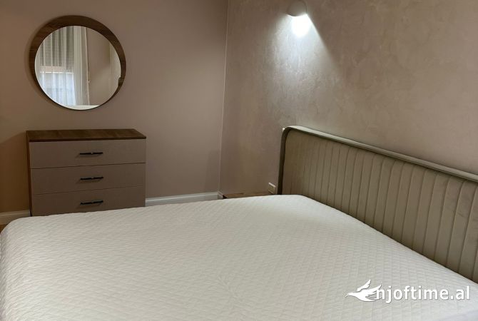 Shtepi me qera Apartament ne Tirane, 1+1, Mobilimi E mobiluar, Pagesa 700  Euro.
