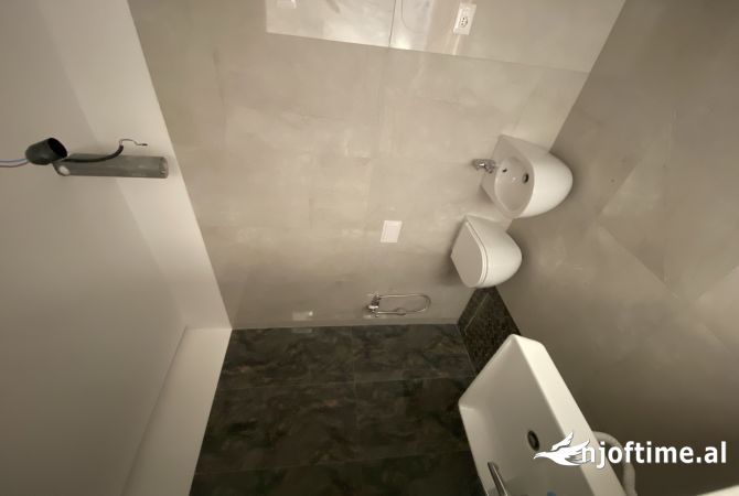 JEPET AMBJENT BIZNESI ME QIRA TEK GARDEN BUILDING