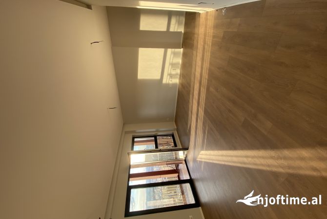 Ambient biznesi me qera 3+1 ne Tirane - 1,600 Euro