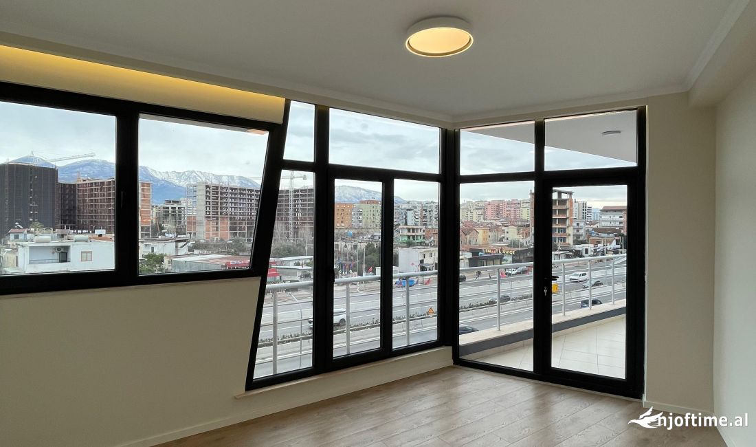 Shtepi ne shitje Apartament ne Tirane, 2+1, Mobilimi Bosh, pa mobiluar, Pagesa 155,000  Euro.