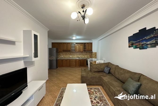 Shtepi me qera 2+1 ne Tirane - 600 Euro