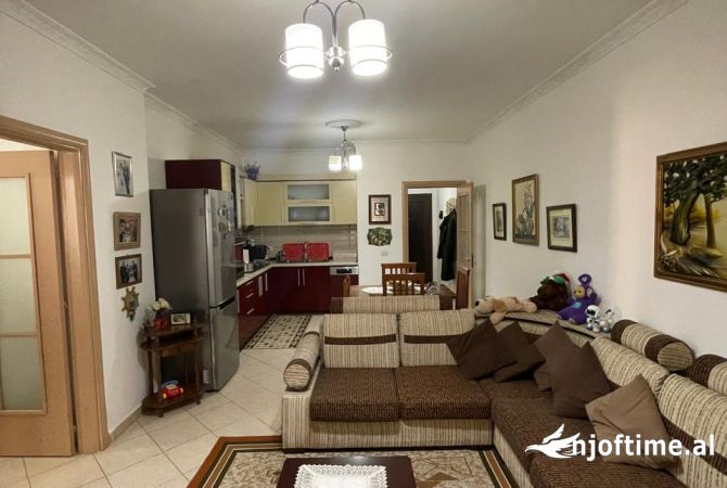 Shtepi me qera 2+1 ne Tirane - 450 Euro