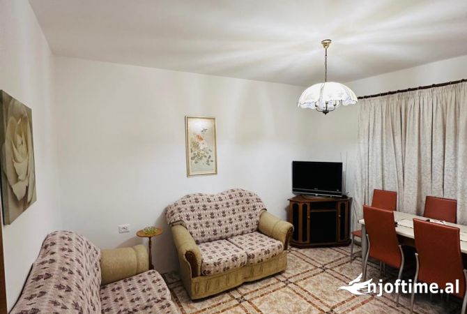 Shtepi me qera 3+1 ne Tirane - 530 Euro