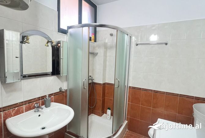 Shtepi me qera Apartament ne Tirane, 1+1, Mobilimi E mobiluar, Pagesa 600  Euro.