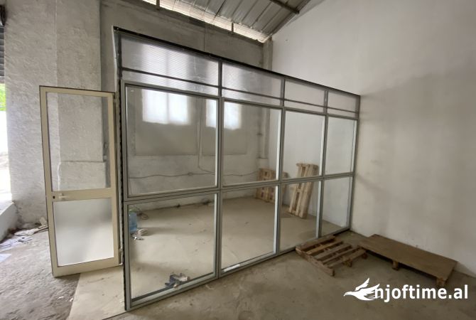 Ambient biznesi me qera 4+1 ne Tirane - 1,300 Euro