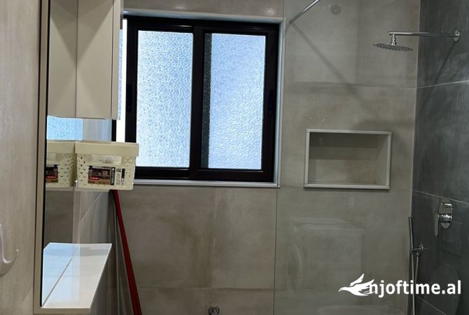 Shtepi me qera Shtepi Private ne Tirane, 2+1, Mobilimi E mobiluar, Pagesa 500  Euro.