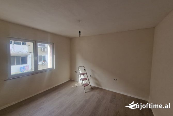 Shtepi ne shitje 1+1 ne Tirane - 60,000 Euro