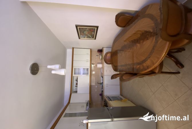 Shtepi me qera Apartament ne Tirane, 1+1, Mobilimi E mobiluar, Pagesa 550  Euro.