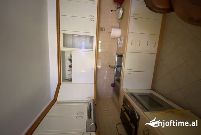 Shtepi me qera Apartament ne Tirane, 1+1, Mobilimi E mobiluar, Pagesa 550  Euro.