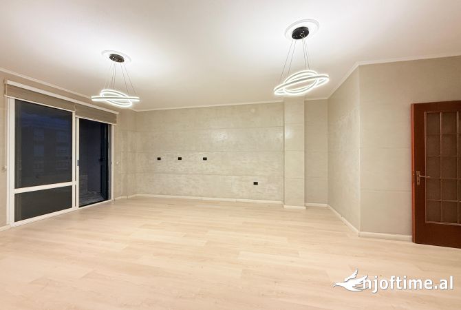 Ambient biznesi me qera 3+1 ne Tirane - 900 Euro