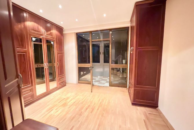 Shtepi me qera 3+1 ne Tirane - 1,300 Euro
