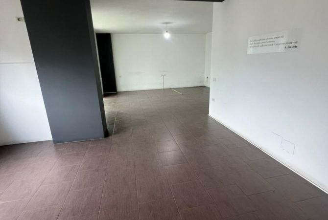 Ambient biznesi me qera 3+1 ne Tirane - 700 Euro