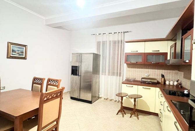 Shtepi me qera 2+1 ne Tirane - 500 Euro