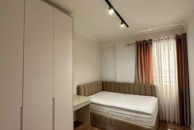 Shtepi me qera 2+1 ne Tirane - 800 Euro