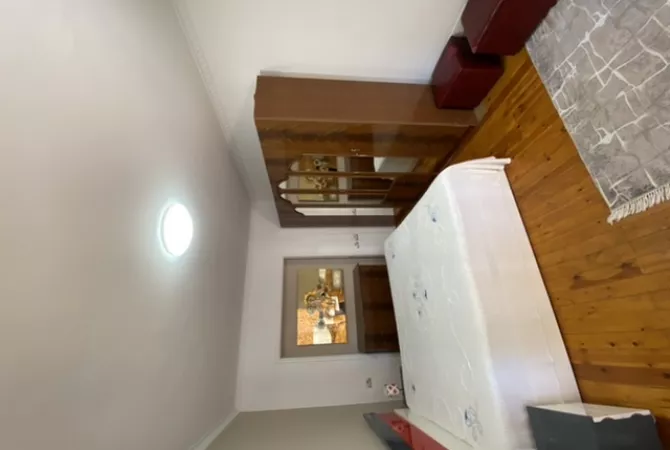 Shtepi me qera Apartament ne Tirane, 2+1, Mobilimi E mobiluar, Pagesa 700  Euro.