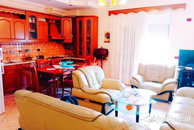 Shtepi me qera 2+1 ne Vlore - 39,000 Leke