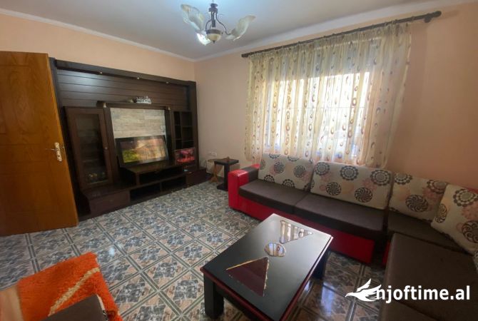 Shtepi me qera 2+1 ne Tirane - 400 Euro