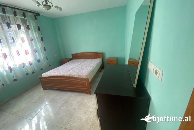 Shtepi me qera Apartament ne Tirane, 2+1, Mobilimi E mobiluar, Pagesa 400  Euro.