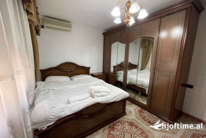 Shtepi me qera Apartament ne Tirane, 2+1, Mobilimi E mobiluar, Pagesa 500  Euro.