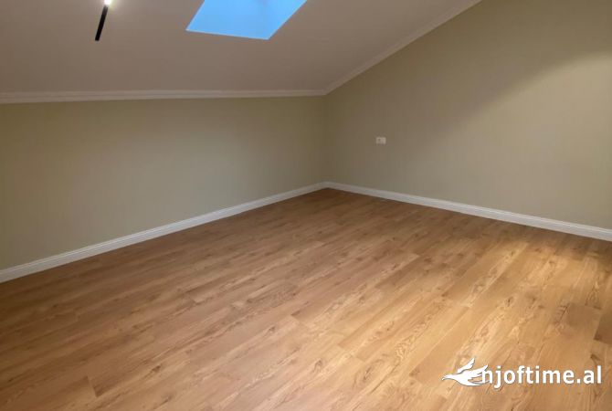 Shtepi me qera Apartament ne Tirane, 3+1, Mobilimi E mobiluar, Pagesa 800  Euro.