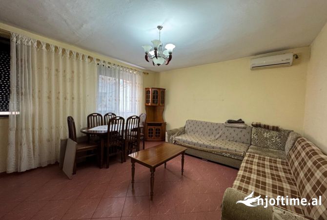 Shtepi me qera Apartament ne Tirane, 1+1, Mobilimi E mobiluar, Pagesa 450  Euro.