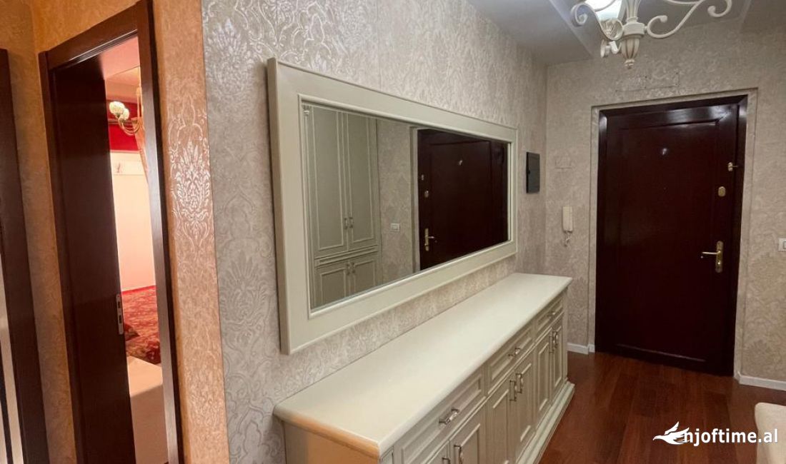 Shtepi me qera Apartament ne Tirane, 2+1, Mobilimi E mobiluar, Pagesa 700  Euro.