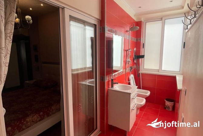 Shtepi me qera Apartament ne Tirane, 2+1, Mobilimi E mobiluar, Pagesa 700  Euro.