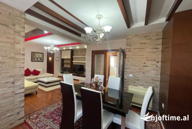 Shtepi me qera Apartament ne Tirane, 2+1, Mobilimi E mobiluar, Pagesa 700  Euro.