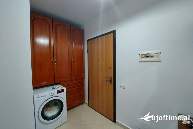 Shtepi me qera Apartament ne Tirane, 1+1, Mobilimi E mobiluar, Pagesa 350  Euro.