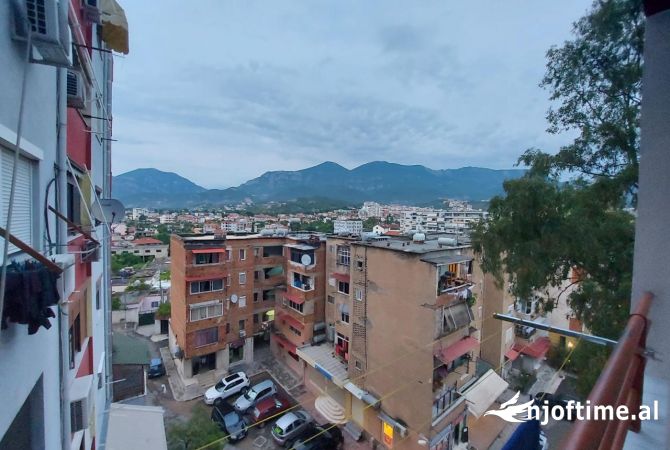 Shtepi me qera Apartament ne Tirane, 1+1, Mobilimi E mobiluar, Pagesa 350  Euro.