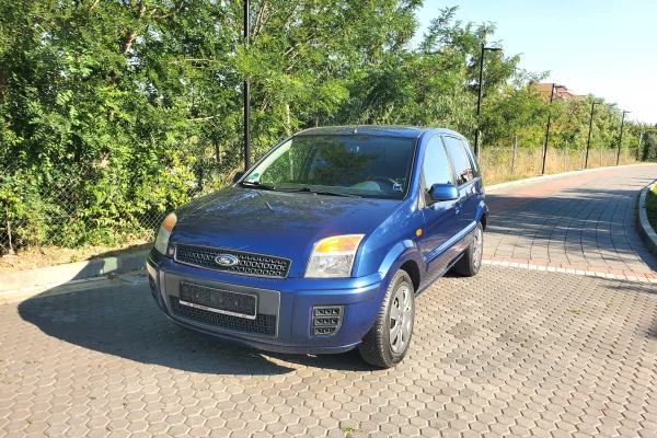 Makina ne shitje ne Durres - 4,000 Euro